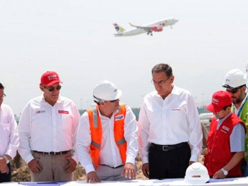 Martín Vizcarra invita al “debate público nacional” de la reforma política