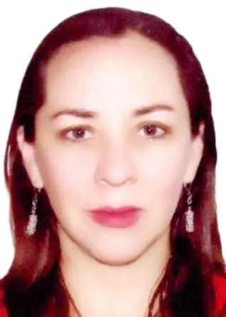 BEATRIZ CAROLINA